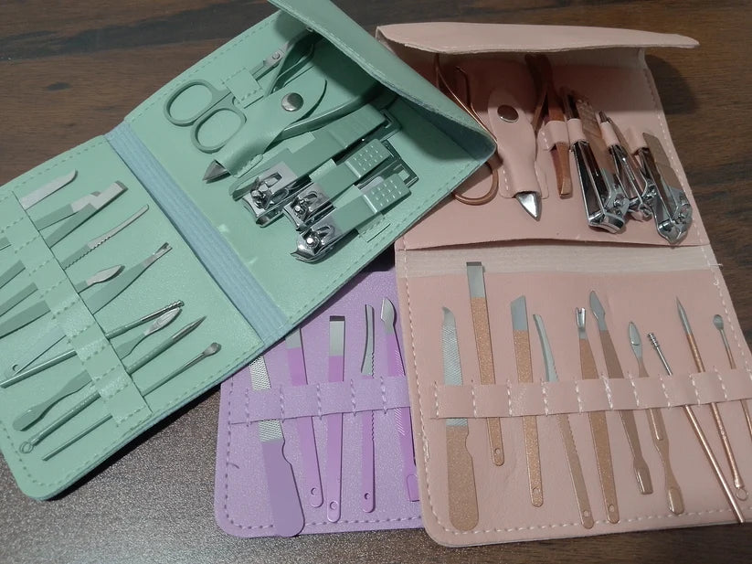 16 in 1 Professional Manicure & Pedicure Kit — Nail Clippers