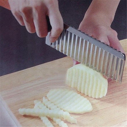 Crinkle cutter