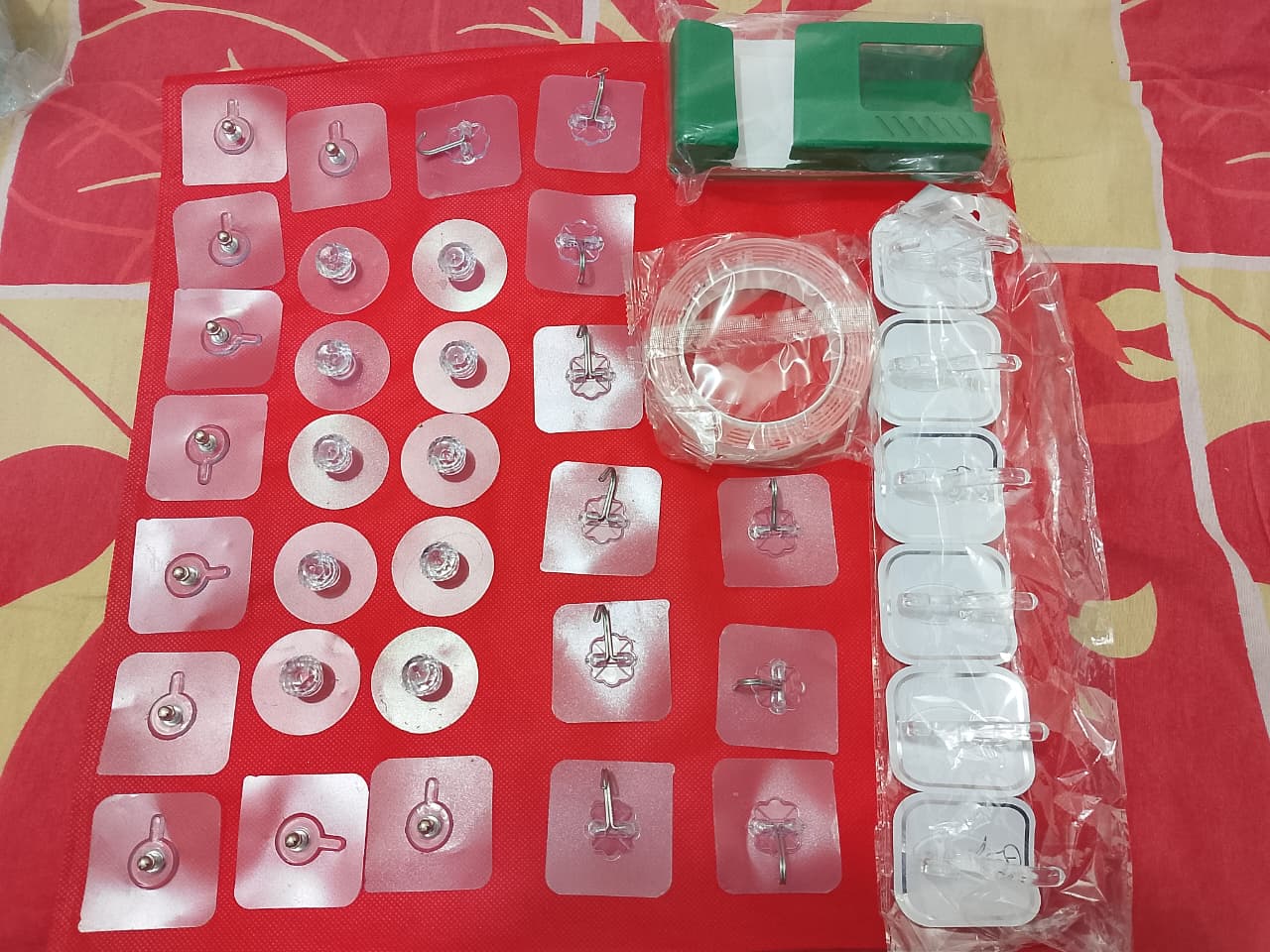 38 pis -wall hook combo With mobile holder and magic tap