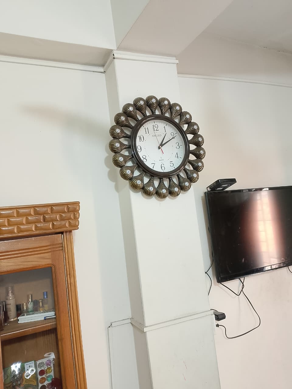 49 Pcs Wall Hook Combo With Magic Tape